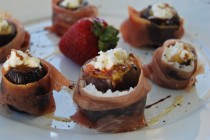 prosciutto wrapped figs