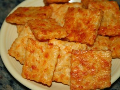 Garlic Asiago Cheddar Cheese Crackers